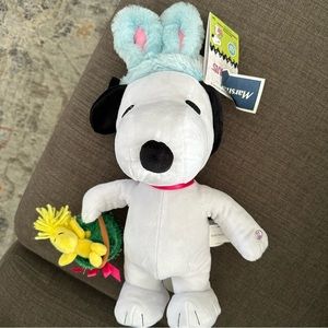Snoopy Easter Greeter/Side Stepper